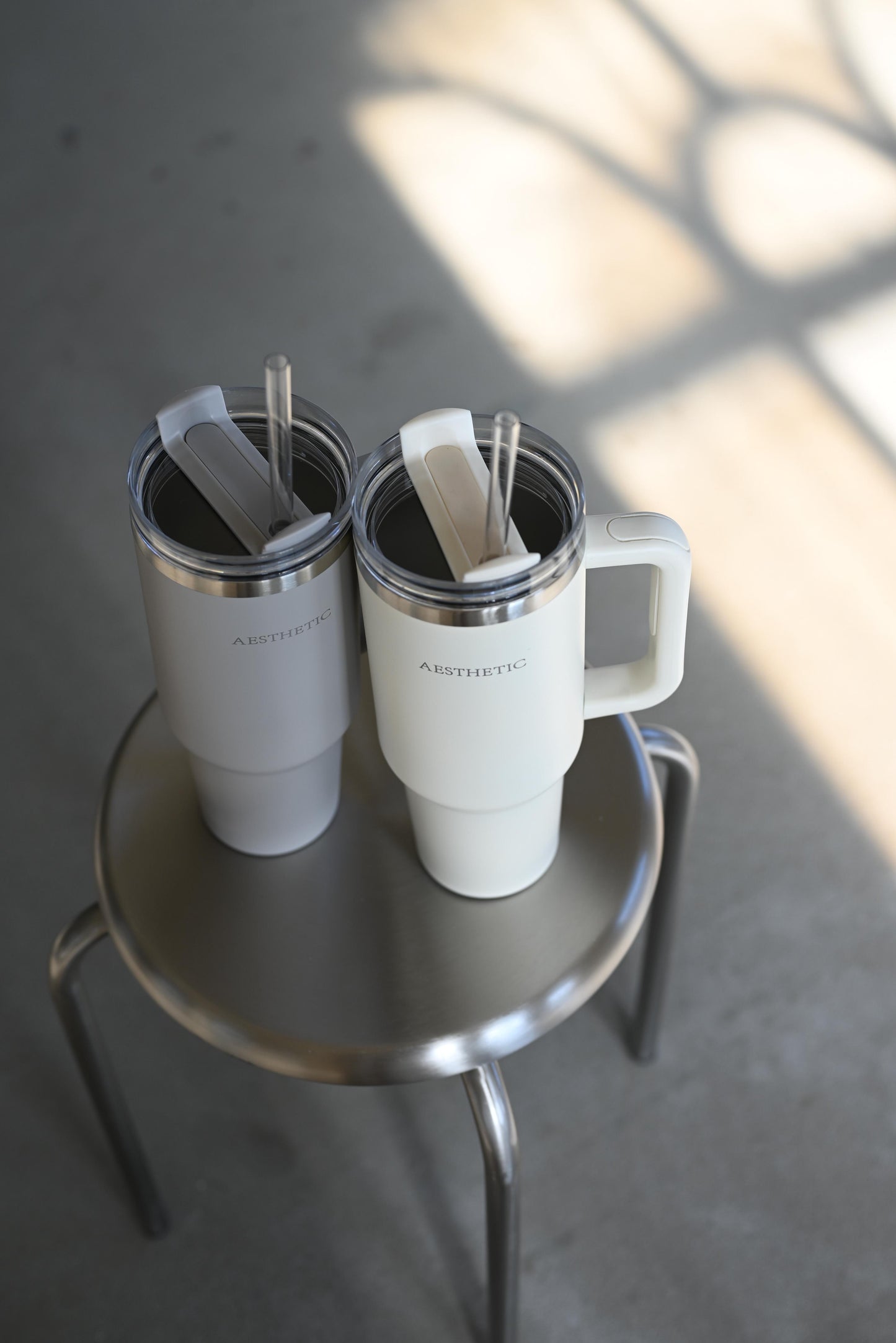 “Aesthetic cream Thermobeker met Handvat en Rietje