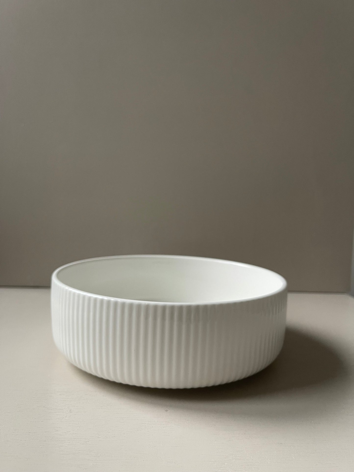 Lineless series soup bowl
