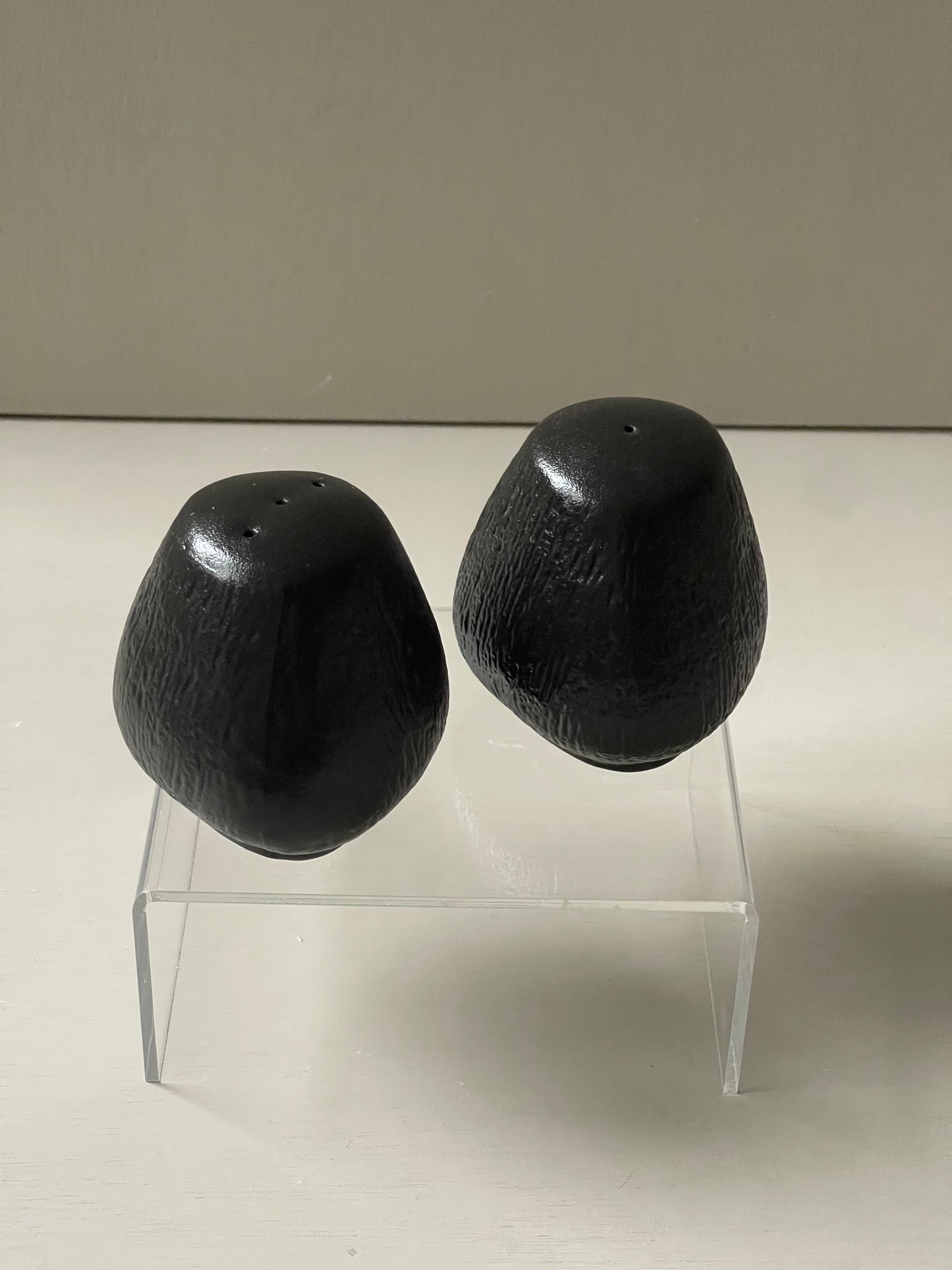 Stone asymmetrisch salt and pepper black